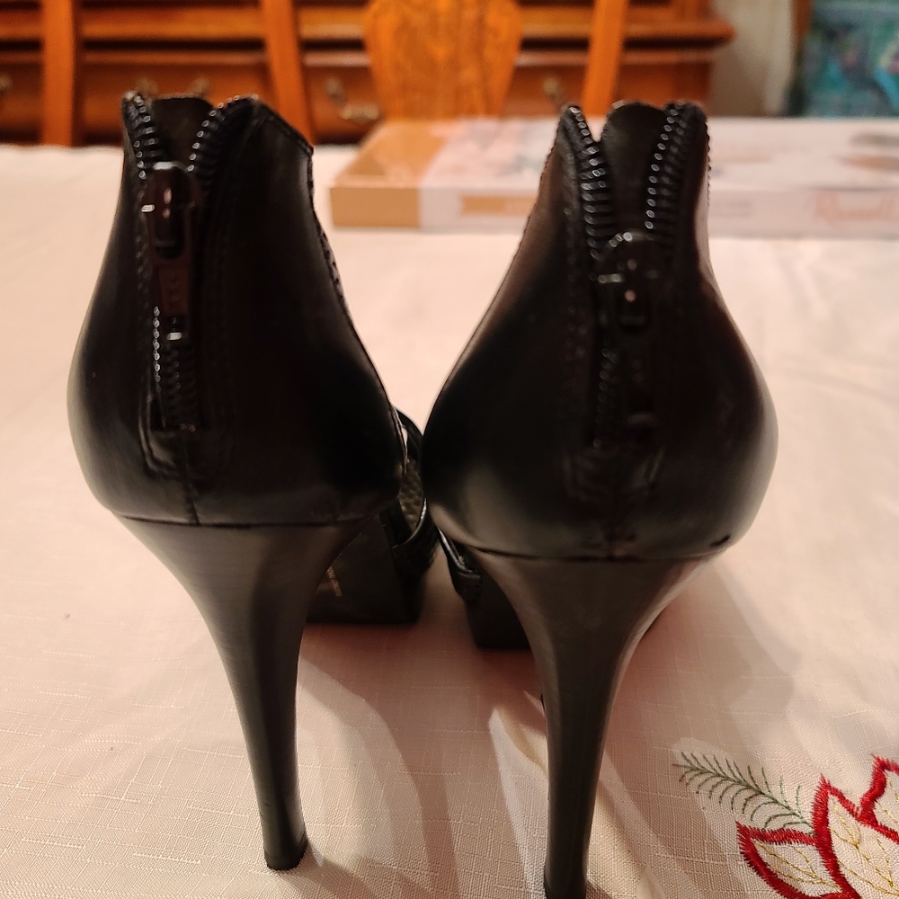Womens Inc international heels - Picture 4 of 7